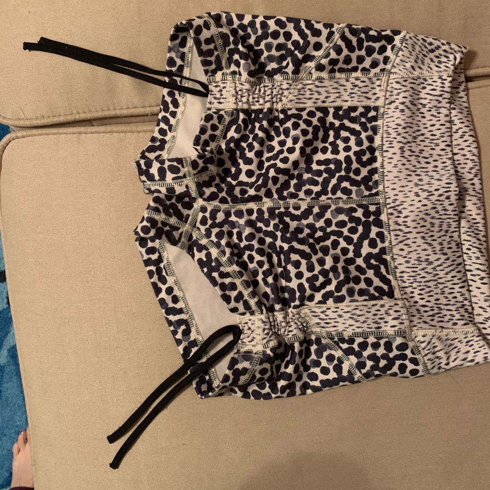 Lululemon 4 hot yoga shorts EUC rare discontinued